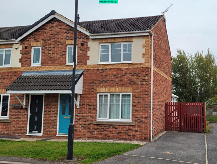 3 Bedroom Semi-Detached House For Sale In Cusworth Grove, Rossington, Doncaster, DN11