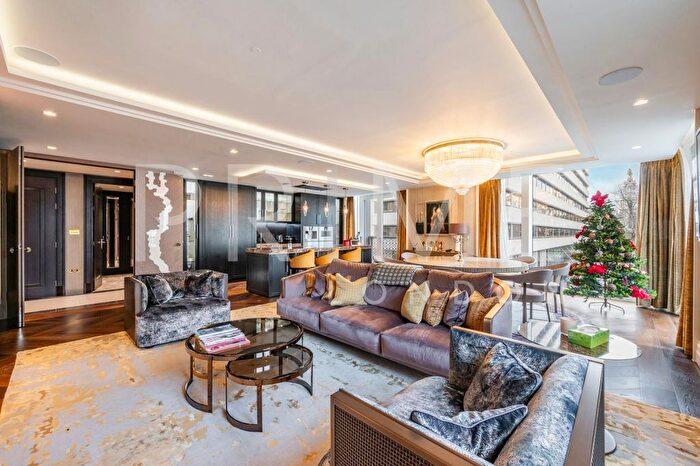 3 Bedroom Flat For Sale In Clement House, Strand, London, WC2R