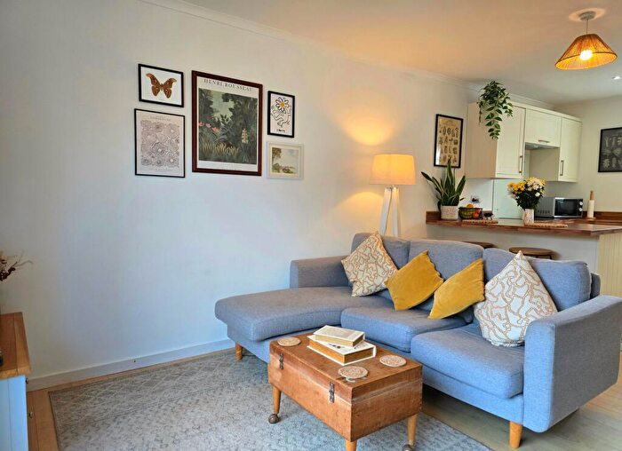 2 Bedroom Semi-Detached House For Sale In Heywood Drive, Starcross, EX6