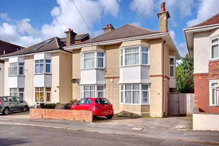 2 Bedroom Maisonette For Sale In Chatsworth Road, Bournemouth, BH8
