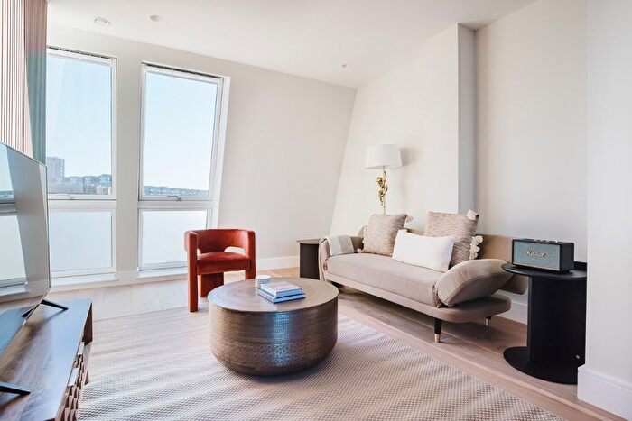 1 Bedroom Flat To Rent In St. Michaels Centre, Townmead Road, London, SW6