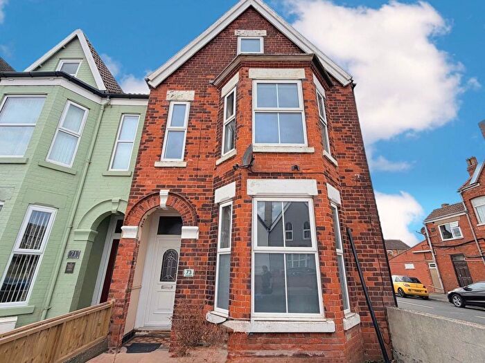 3 Bedroom Maisonette To Rent In Cliff Road, Hornsea, HU18