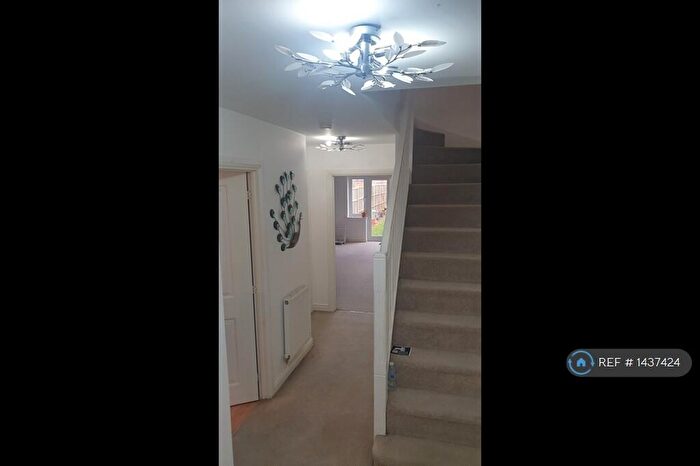 3 Bedroom Terraced House To Rent In Fernleigh Row, Slough, SL2