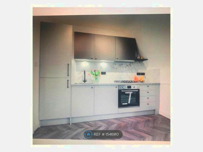 1 Bedroom Flat To Rent In Streatham High Road, London, SW16