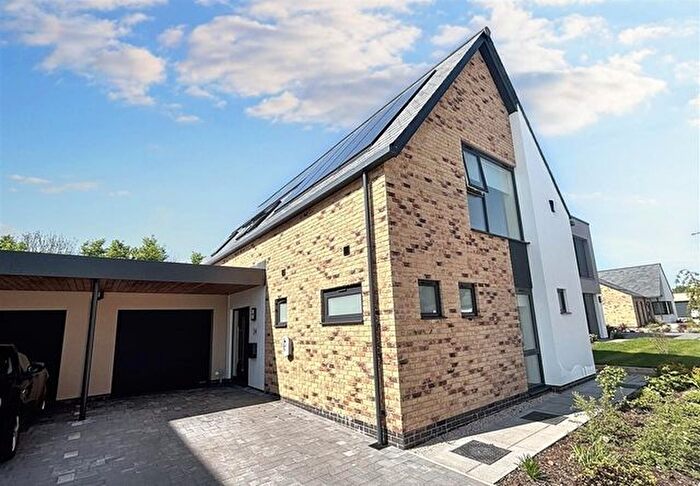 4 Bedroom Link Detached House To Rent In Four Bedroom, Zero Carbon Property In Topsham, EX3