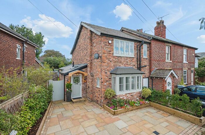 3 Bedroom Cottage For Sale In Beech Lane, Wilmslow, SK9