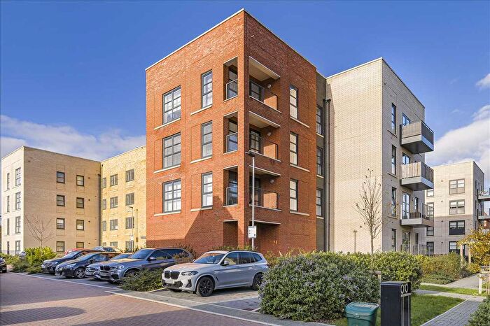 2 Bedroom Flat For Sale In Eastern Avenue, Greenhithe, DA10
