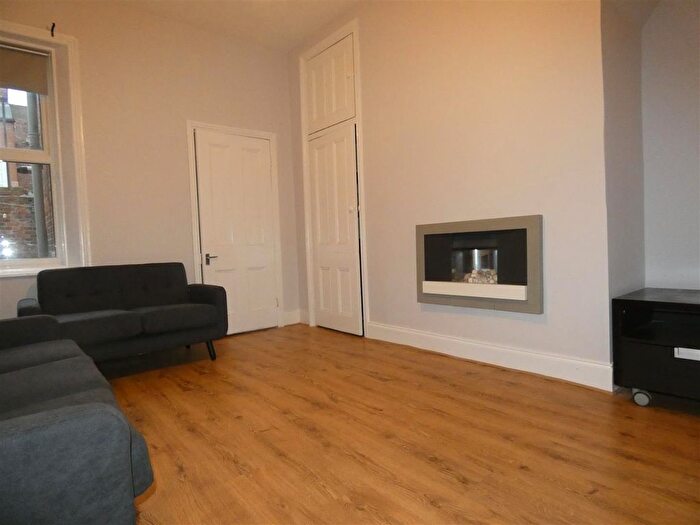 2 Bedroom Flat To Rent In Warton Terrace, Heaton, Newcastle Upon Tyne, NE6