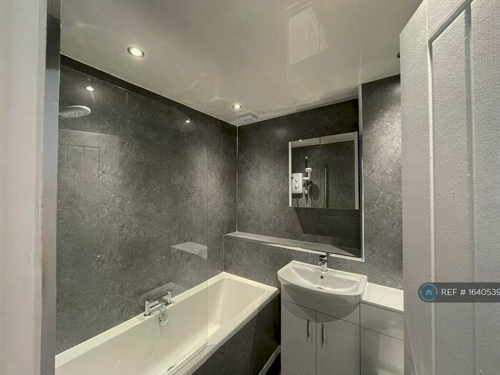 2 Bedroom Flat To Rent In Manse Terrace, Clackmannan, FK10