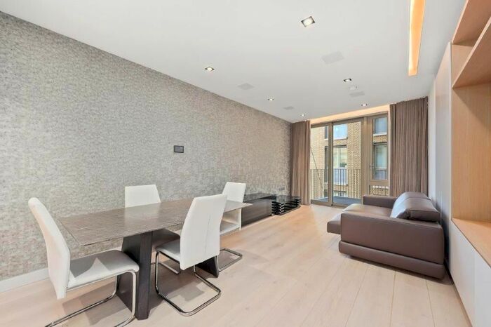 2 Bedroom Flat To Rent In Duchess Walk, London, SE1