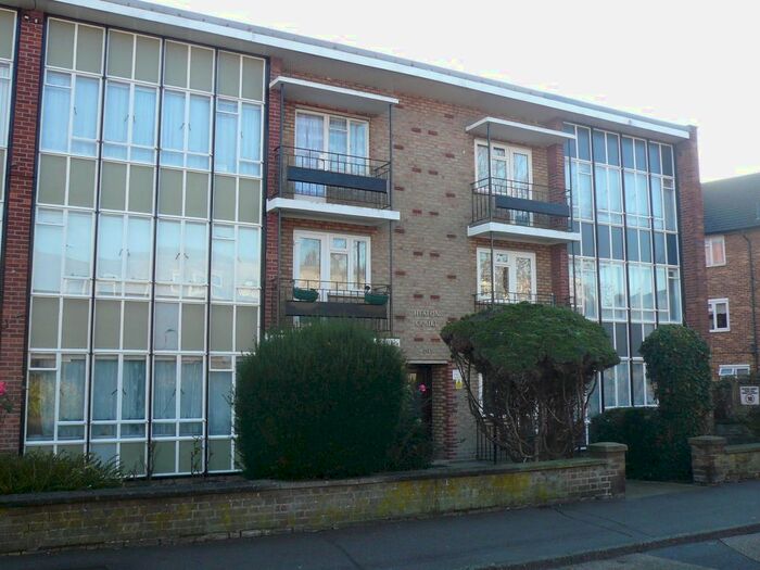 2 Bedroom Flat To Rent In Heaton Court, High Street, Cheshunt EN8