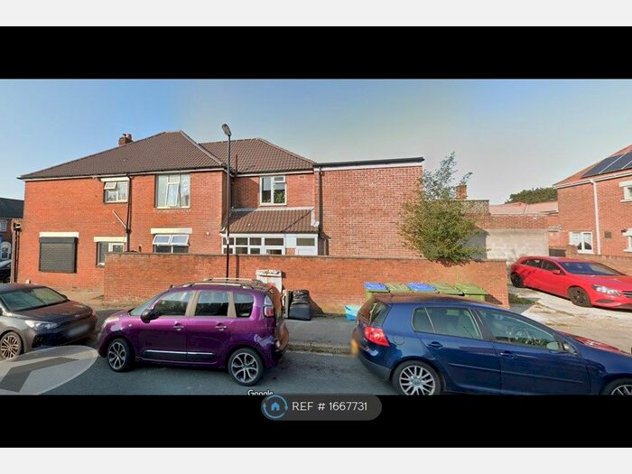 4 Bedroom Flat To Rent In Deacon Road, Southampton, SO19