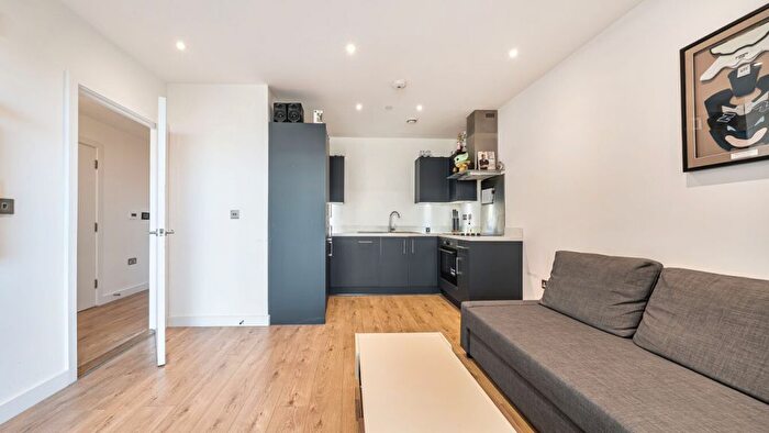 1 Bedroom Flat For Sale In Crestline House, Halewood Way, Rainham, RM13
