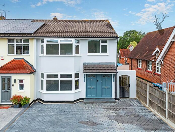 2 Bedroom Apartment To Rent In Lambourne Road, Chigwell, IG7