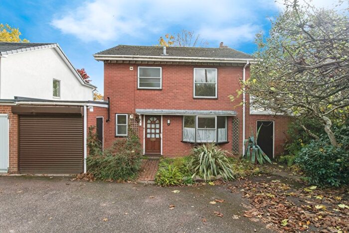 3 Bedroom Link Detached House For Sale In Thornton Hill, Exeter, Devon, EX4