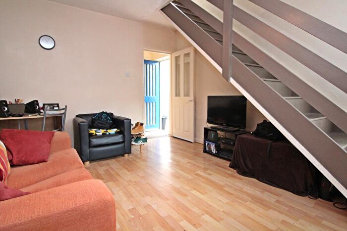 1 Bedroom Flat To Rent In Connaught Road, Roath, CF24