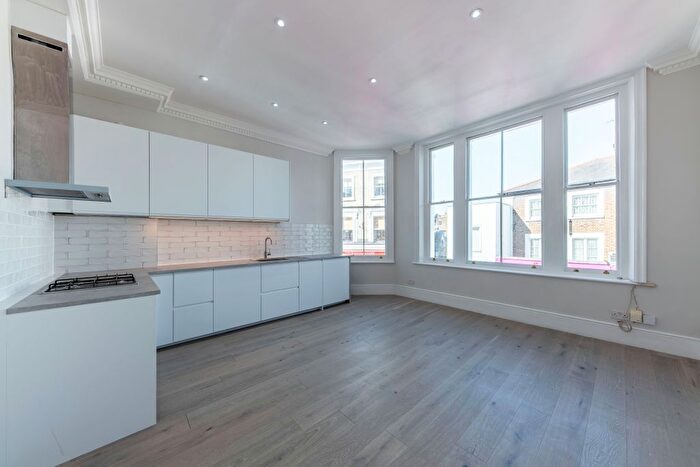 1 Bedroom Flat To Rent In Stratford Road, London, W8