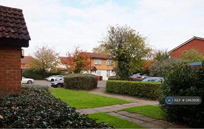 2 Bedroom Flat To Rent In Peel Court, Slough, SL1