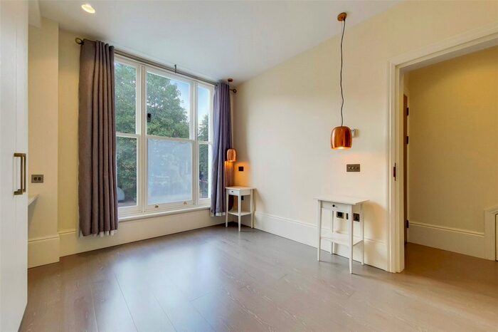 2 Bedroom Flat To Rent In The Grove, London, W5