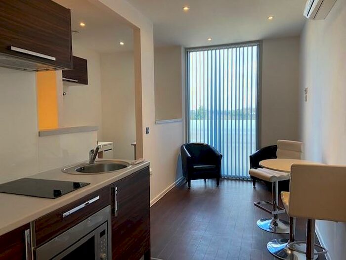 Studio To Rent In Guildford Park Road, Guildford, GU2