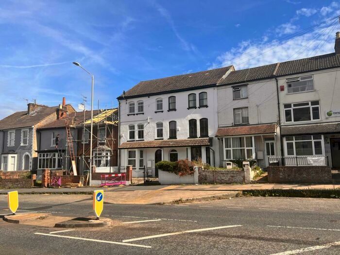 1 Bedroom Apartment To Rent In Buckingham Road, Aylesbury, HP19