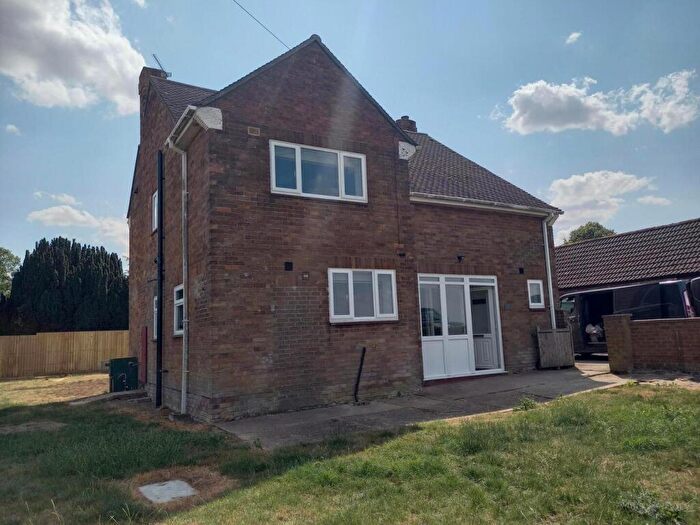 4 Bedroom House To Rent In Bridge Farmhouse, Timberland Fen, LN4