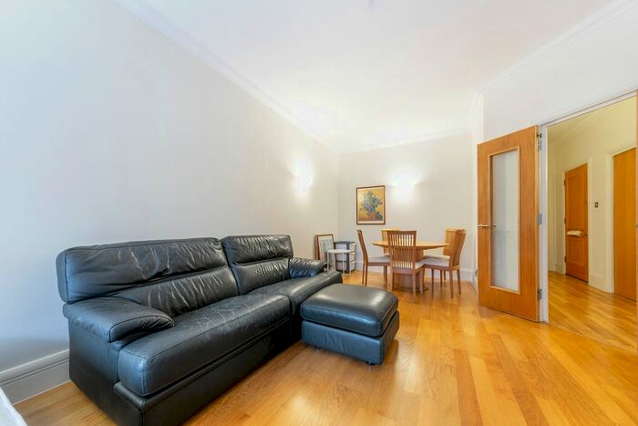 2 Bedroom Flat To Rent In Whitehouse Apartments, Belvedere Road, Southbank, London, SE1