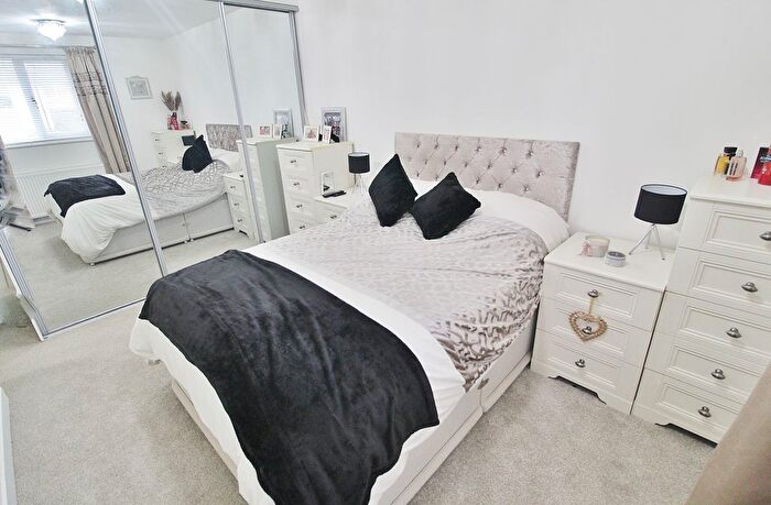3 Bedroom End Of Terrace House For Sale In Bliss Close, Waterlooville, PO7