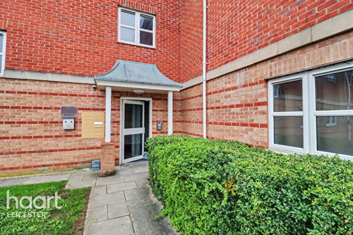 2 Bedroom Apartment For Sale In Fosse Close, Leicester, LE3