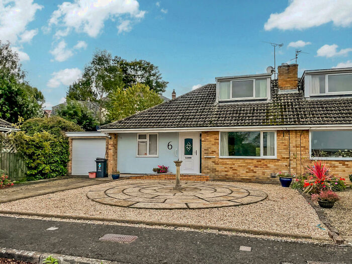 3 Bedroom Semi-Detached Bungalow To Rent In Pontings Close, Swindon, Wiltshire, SN26