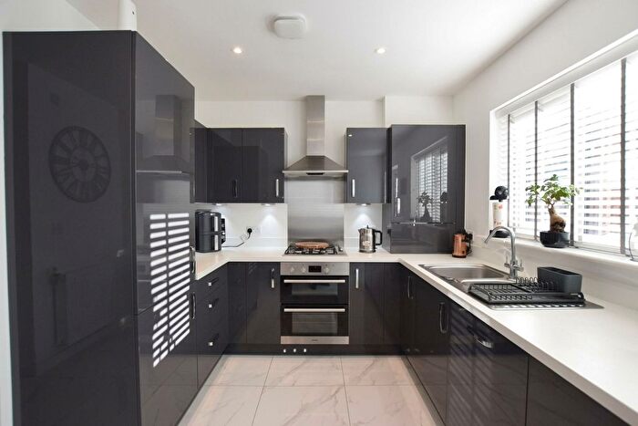 2 Bedroom End Of Terrace House To Rent In Whitehill Park, Gateshead, NE10