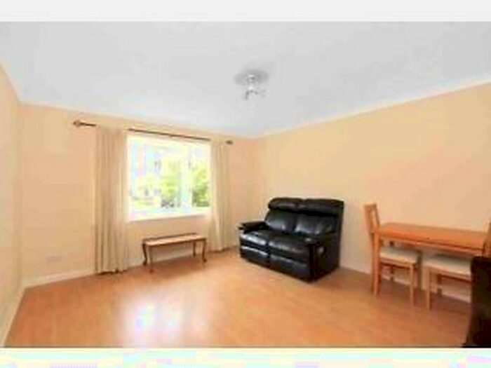 2 Bedroom Flat To Rent In Chaucer Drive SE1, Bermondsey Tower Bridge (Zone 2),