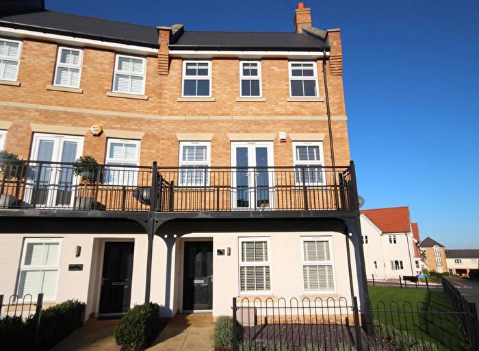 4 Bedroom Town House To Rent In School Avenue, Basildon, SS15