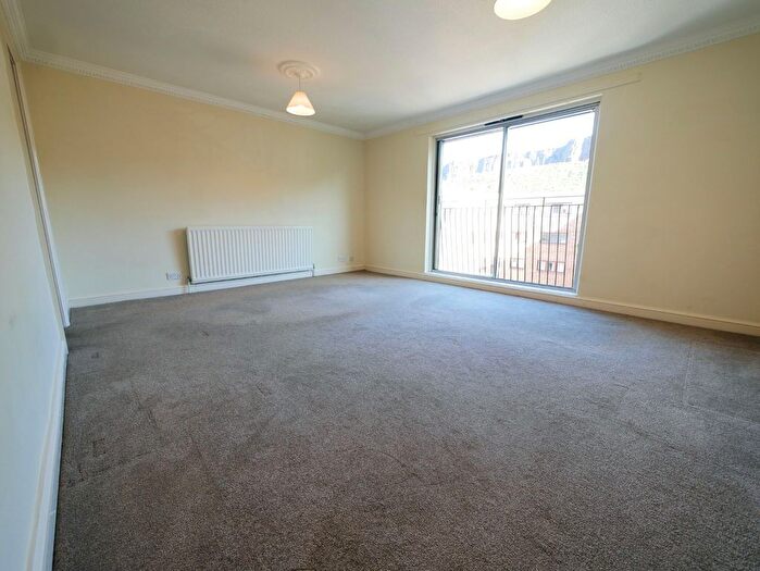 2 Bedroom Flat To Rent In East Parkside, Newington, Edinburgh, EH16