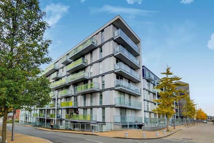 2 Bedroom Flat To Rent In Emerson Apartments, New River Village, Hornsey, N8