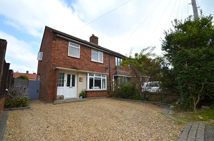 2 Bedroom Semi-Detached House To Rent In Fairway, Chertsey, KT16