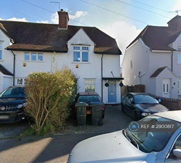 2 Bedroom Semi-Detached House To Rent In Caillard Road, West Byfleet, KT14