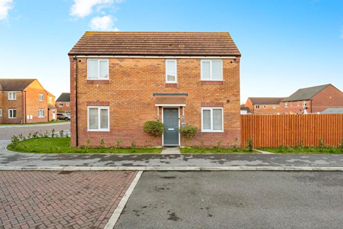 3 Bedroom Semi-Detached House For Sale In High Hazel Grove, Stainforth, Doncaster, DN7