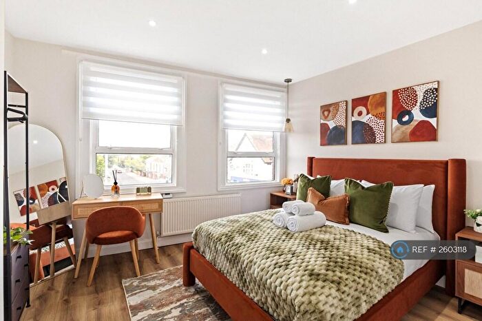 3 Bedroom Flat To Rent In High Road Leytonstone, London, E15