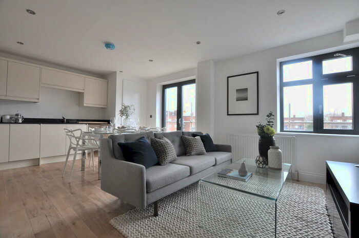 2 Bedroom Apartment To Rent In Hoxton Street, London, N1