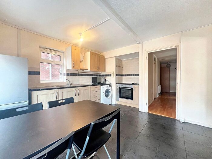 3 Bedroom Flat To Rent In Winnall Manor Road, Earle House Winnall Manor Road, SO23