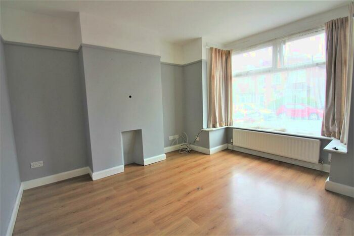 3 Bedroom Terraced House To Rent In New Queen Street, Bristol, BS15