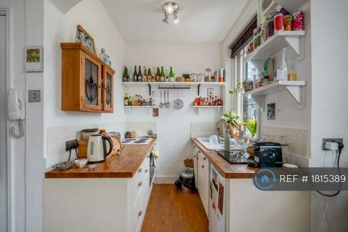 1 Bedroom Flat To Rent In Lewisham Way, London, SE14