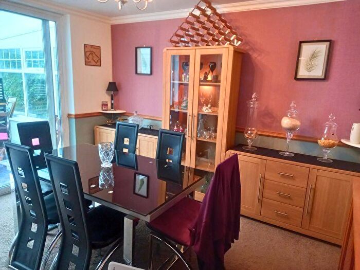 4 Bedroom Detached House For Sale In Benham Hill, Newbury, RG18
