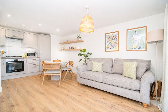 2 Bedroom Flat For Sale In Princes Way, Bletchley, Milton Keynes, MK2