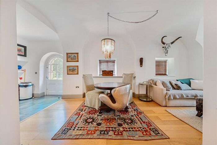 1 Bedroom Flat For Sale In Cornwallis Grove, Clifton, BS8