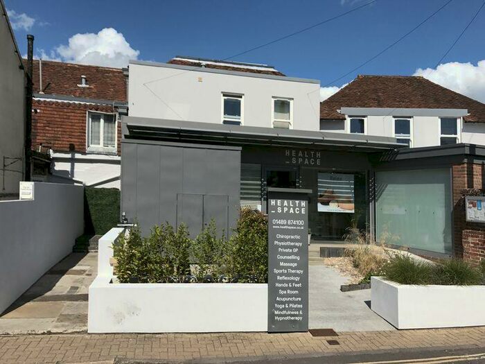 2 Bedroom Flat To Rent In The Square, Bishops Waltham, Southampton, SO32