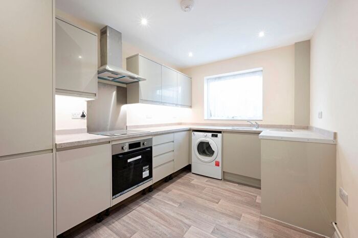 3 Bedroom Detached House To Rent In Bridgewood Road, Worcester Park, KT4