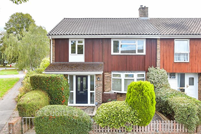 4 Bedroom End Of Terrace House For Sale In Sherwood Walk, Furnance Green, Crawley, West Sussex, RH10