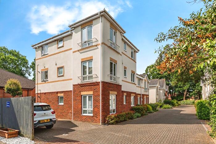 2 Bedroom Flat For Sale In Forest Mews, Hampshire, Southampton, Hampshire, SO40